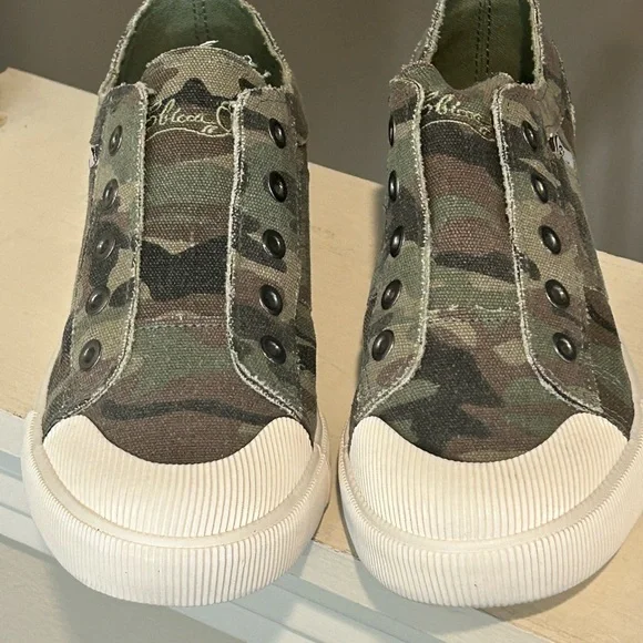 Sbicca Creola Women’s Slip On Shoe Size: 8 Color: Camo New In Box Fast Shipping - Picture 5 of 9
